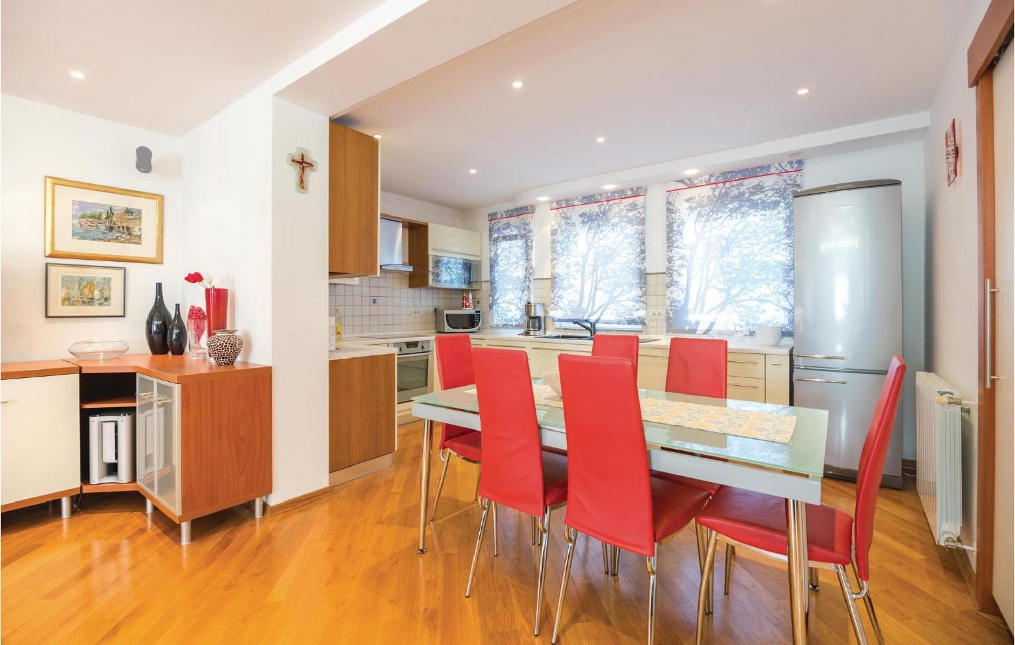 Cozy Apartment In Rijeka With Kitchen Exterior photo